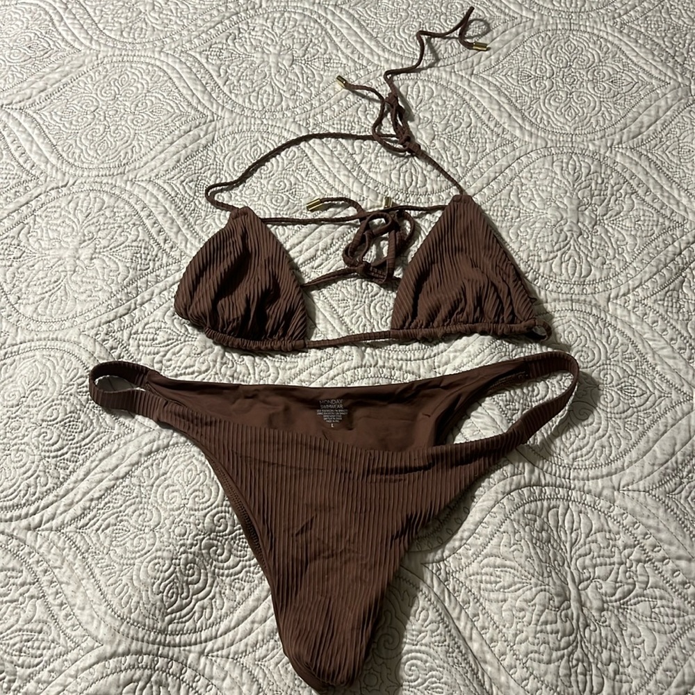 Monday Swimwear size L